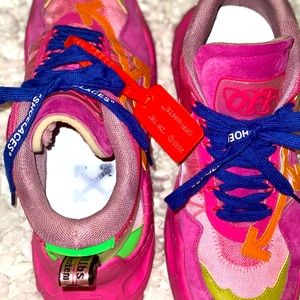 Woman’s Off White Sneakers